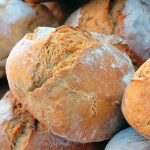 Schimmeliges Brot gegessen – was tun? Symptome, Risiken & Tipps