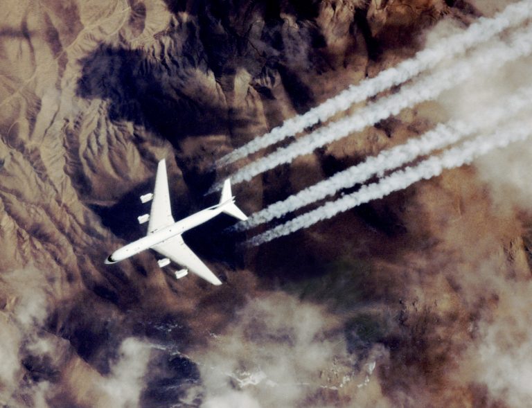 Ungewöhnliche Flugphänomene, Chemtrails und Umweltbelastung